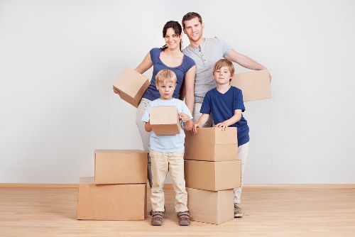 Twickenham removal van service with packing and unloading support